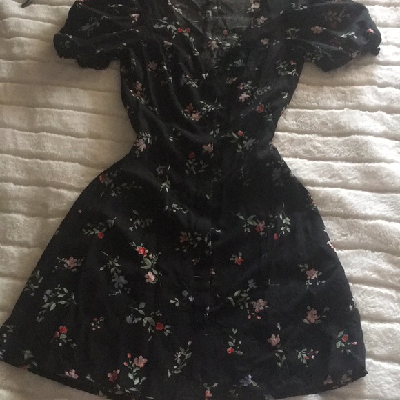 H&M black floral dress - Picture 2 of 4